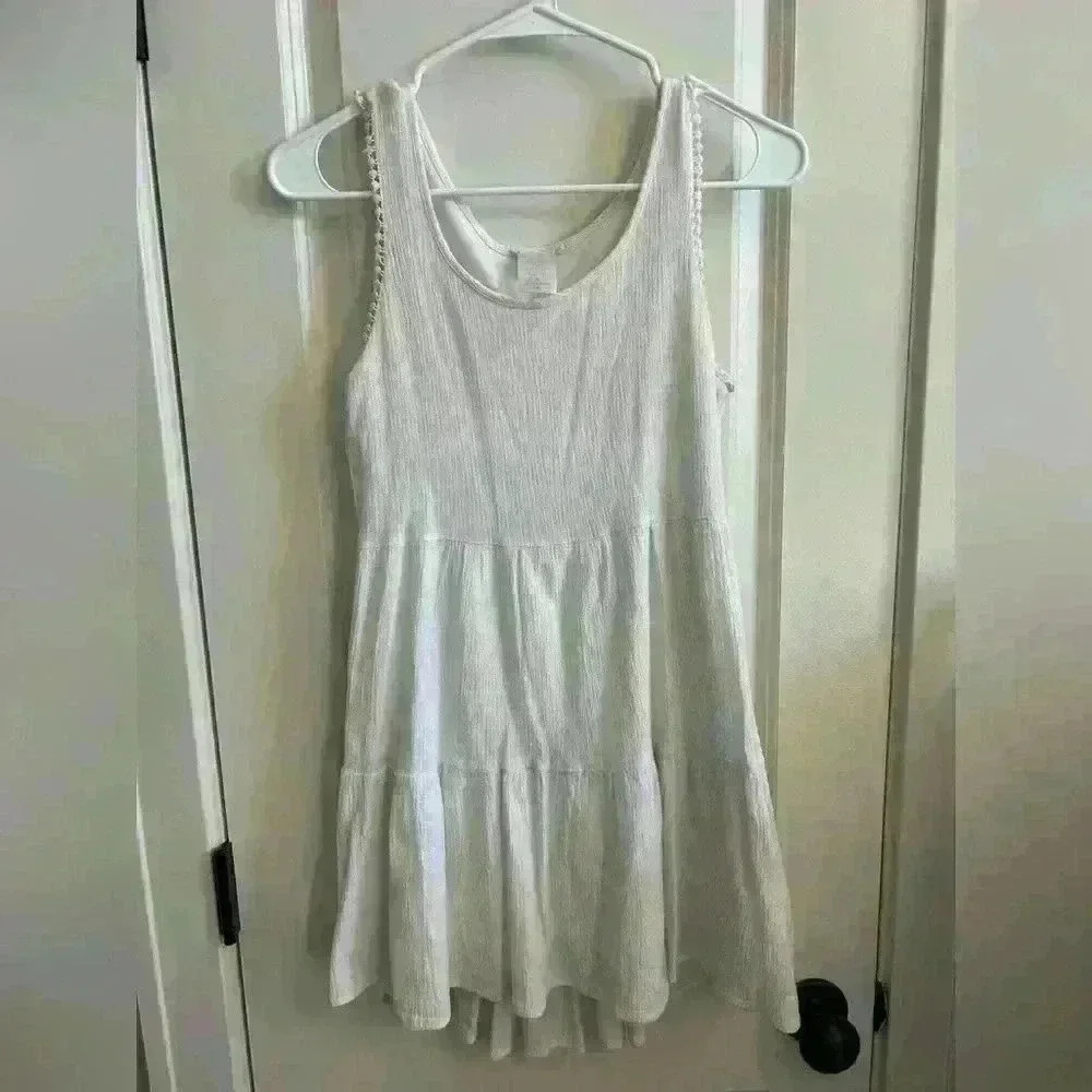 Woman’s white Intu mini dress with lining size XS